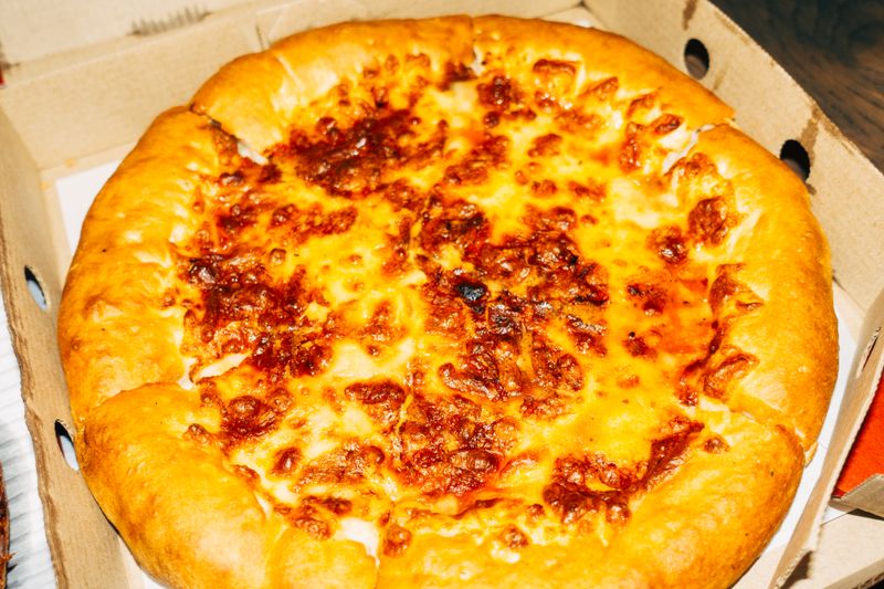 Giordanos pizza margherita deal at Chuys